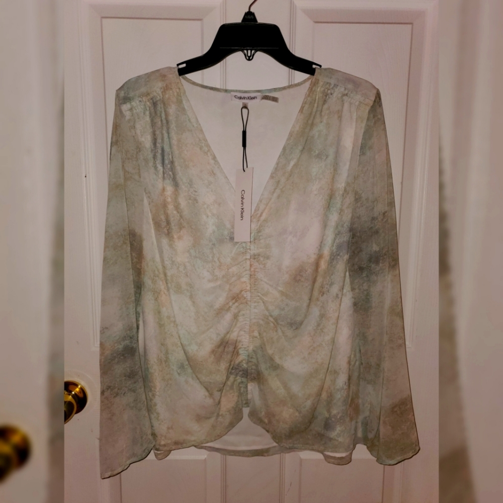 2 Women's Blouses (1 Ck women blouse & 1 Allison Daley)